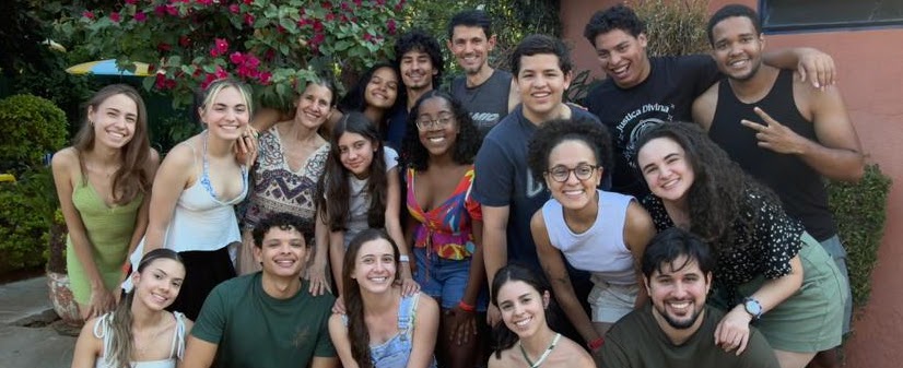 Integrantes da Juventude Espírita Irmão X do GEAEF